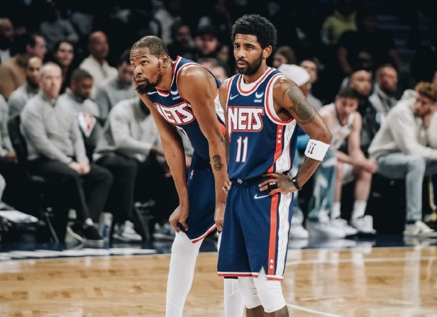 关于里昂训练开放日；加时末段调整名单引欢呼；全明星赛在即；心理建设被强调的信息