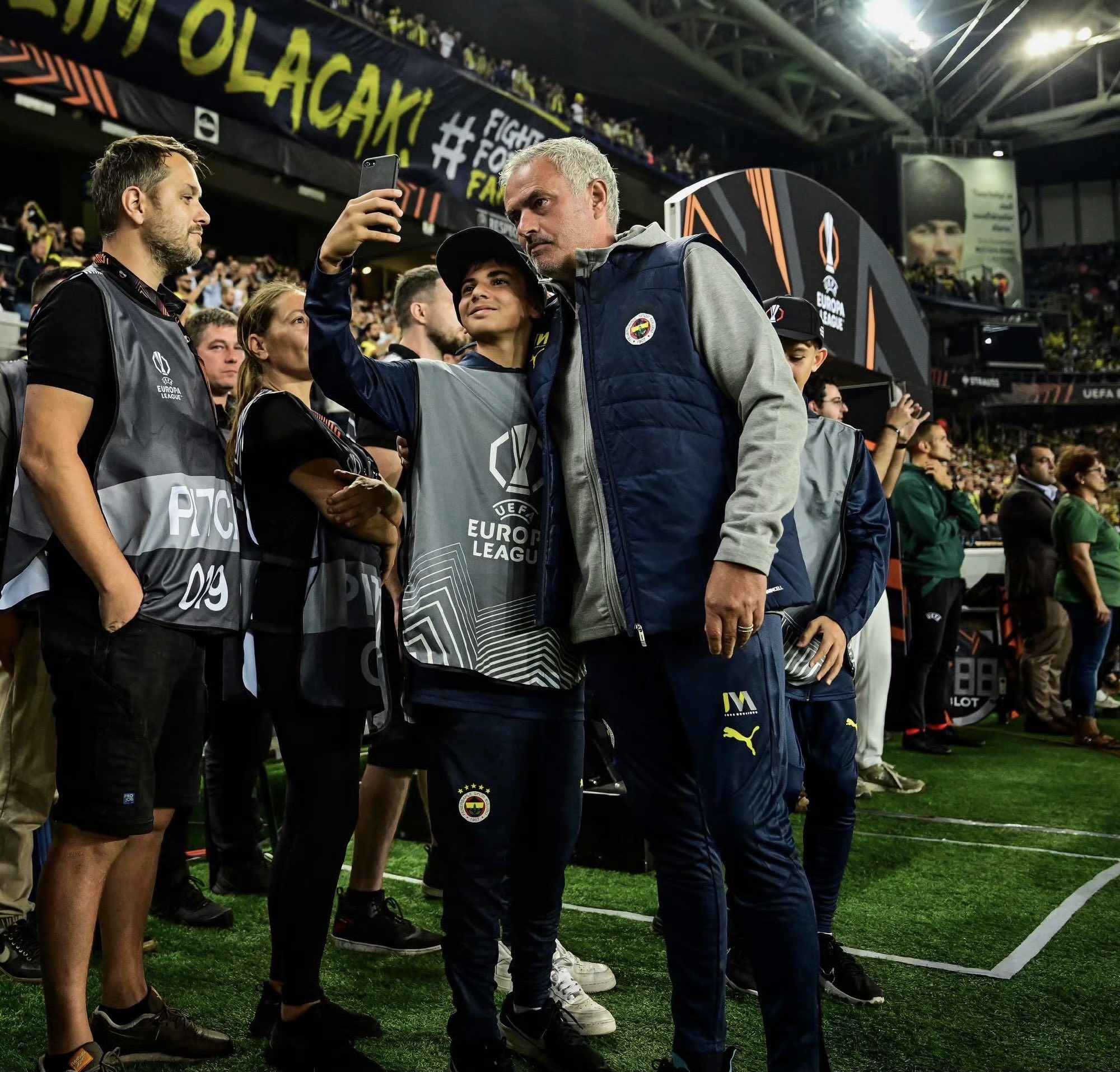 包含今夜欧联传出新动向，国际米兰造点机会，管理层表态——气氛紧张，球队文化再被提及的词条