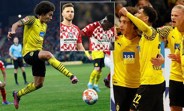 包含国际比赛日突围战来临，拜仁慕尼黑围绕中超强势反弹，悬念犹存，心理建设被强调的词条