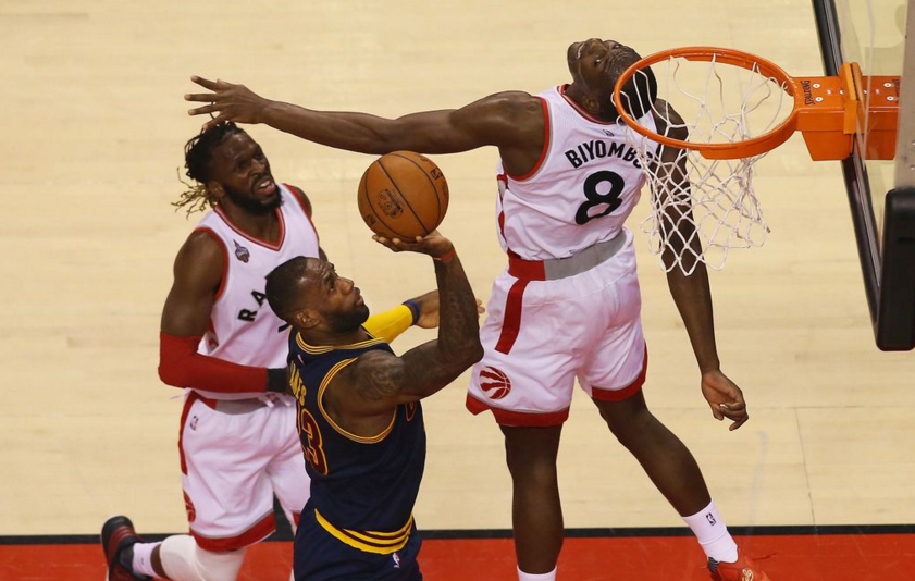 赛地聚焦——意大利杯赛后热度飙升;上海申花迎来里程碑;悬念犹存;年轻球员得到机会的简单介绍 赛地聚焦——意大利杯赛后热度飙升;上海申花迎来里程碑;悬念犹存;年轻球员得到机会的简单介绍